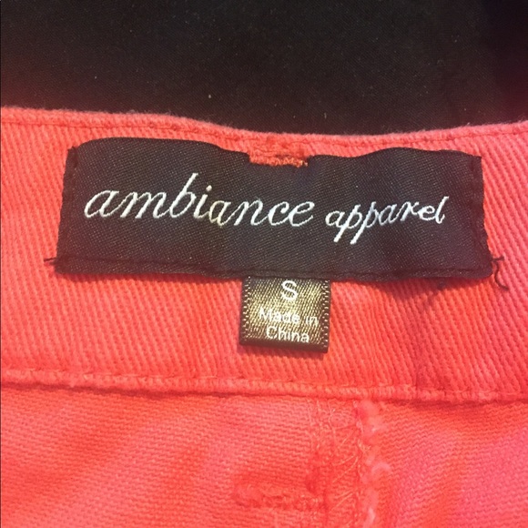 Pink women’s shorts - Picture 3 of 3